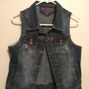 Denim vest size L (34)